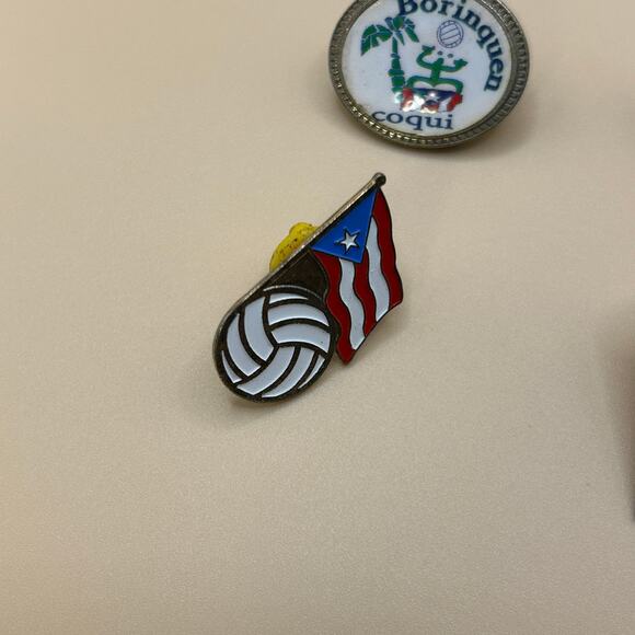 Lot of 16 Collectible Pins Volleyball USA London USC Argentina Rose Bowl Parade - Picture 2 of 10